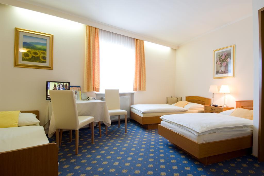 Hotel Biedermeier Hof Шердинг Номер фото