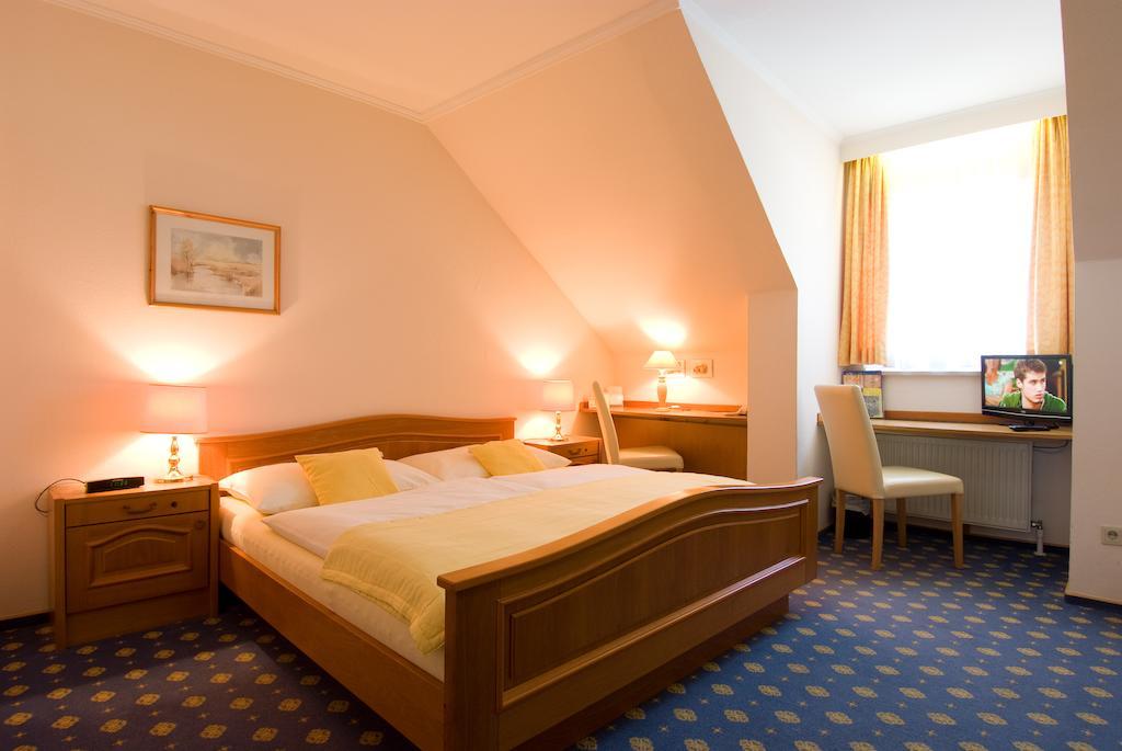 Hotel Biedermeier Hof Шердинг Номер фото