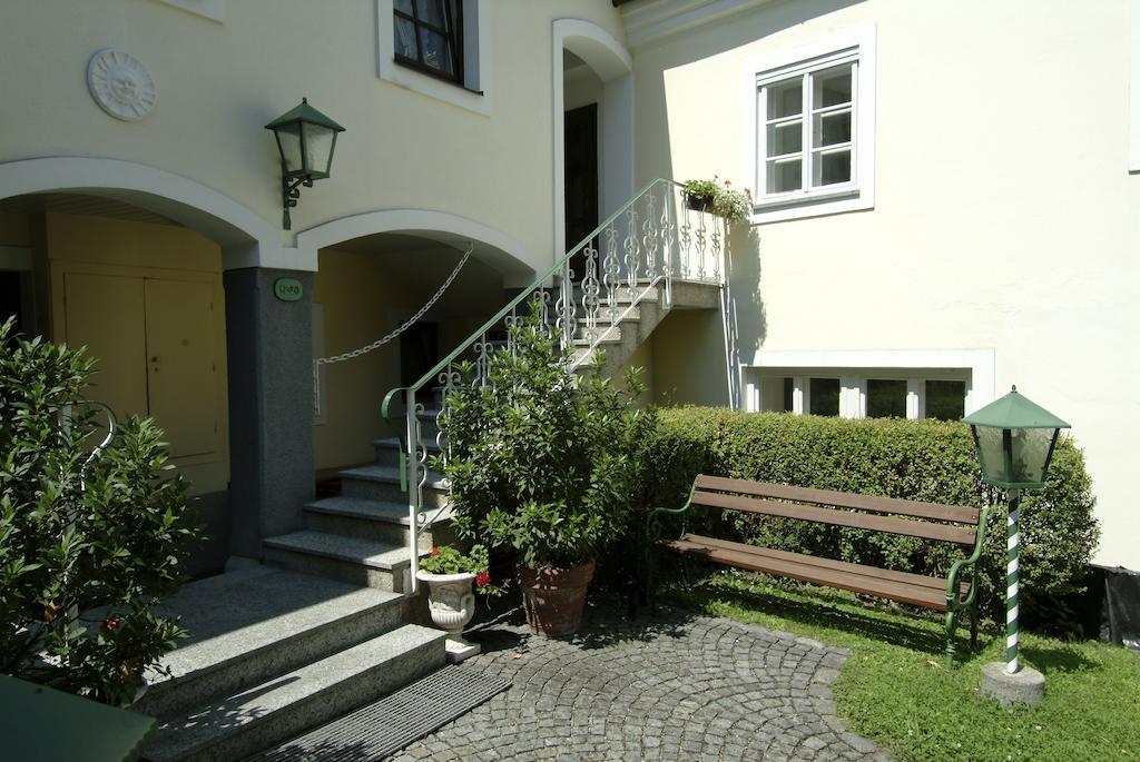 Hotel Biedermeier Hof Шердинг Экстерьер фото